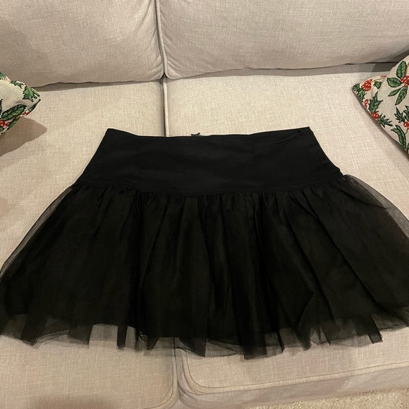 Widow skirt - Picture 2 of 2